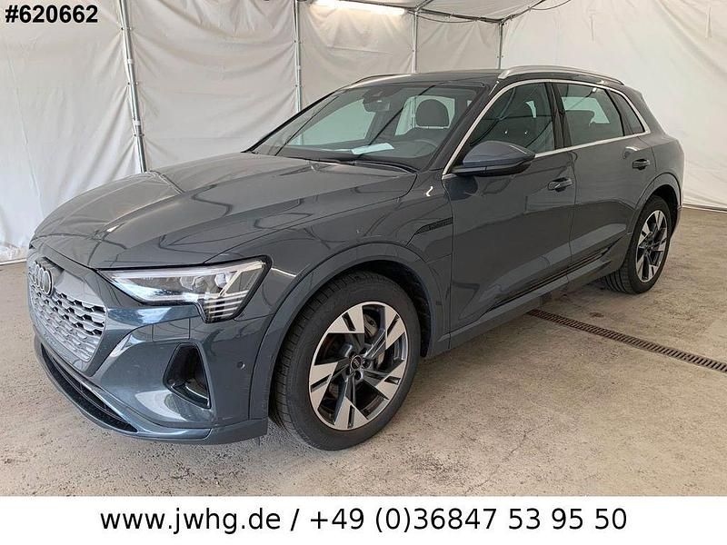 Grau Gebraucht 2023 Audi Q8 e-tron S-Line SUV | 42.990 € (Superpreis) - Bild 1/4