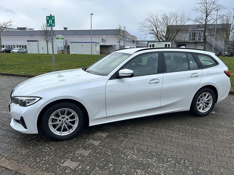 Gebraucht BMW 320 190 PS (139 kW) 2022 Weiß Kombi