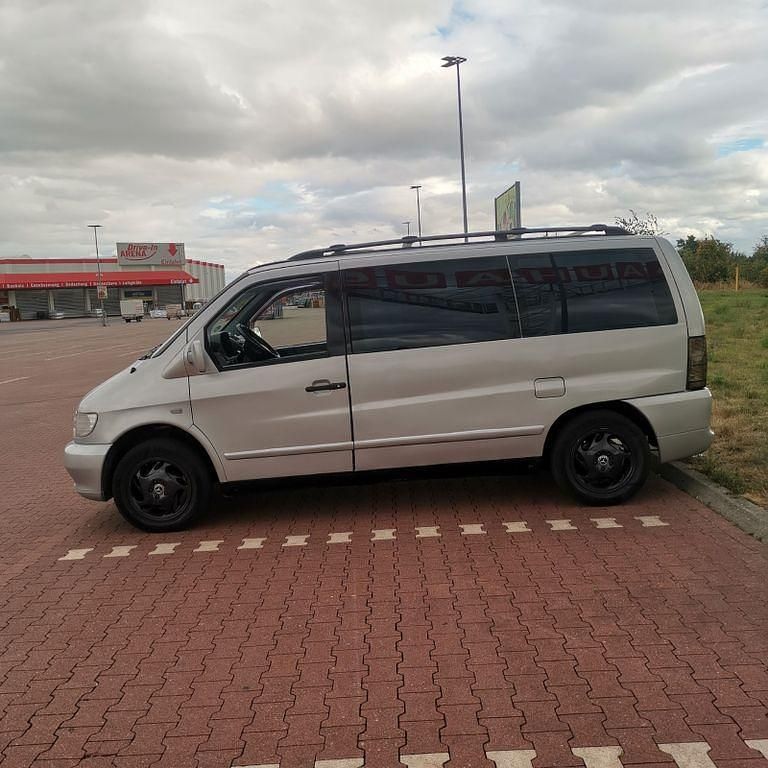 Gebraucht Mercedes Vito 122 PS (89 kW) 2001 Silber Van