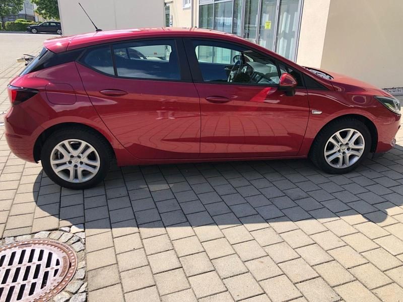 Gebraucht Opel Astra Edition 131 PS (96 kW) 2020 Rot Limousine