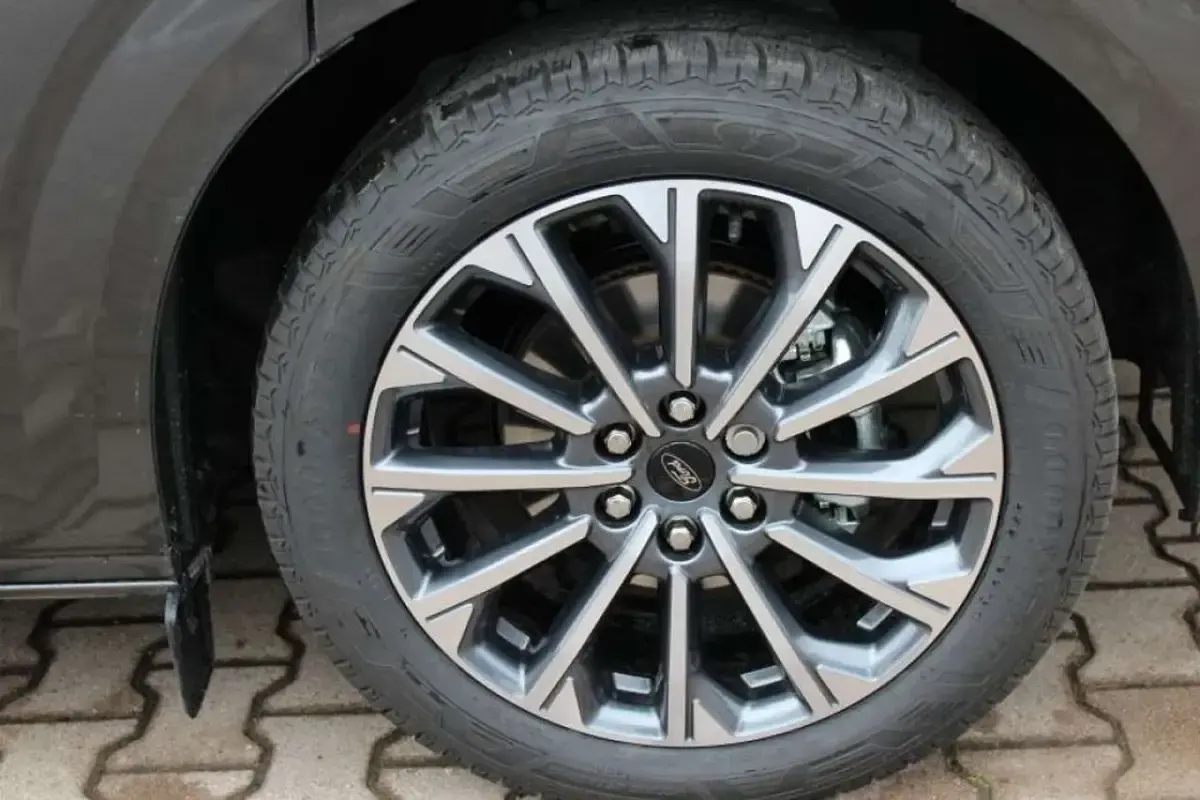 Neu Ford Tourneo Titanium X 170 PS (125 kW) 2026 Magnetic grau metallic Van / Kleinbus