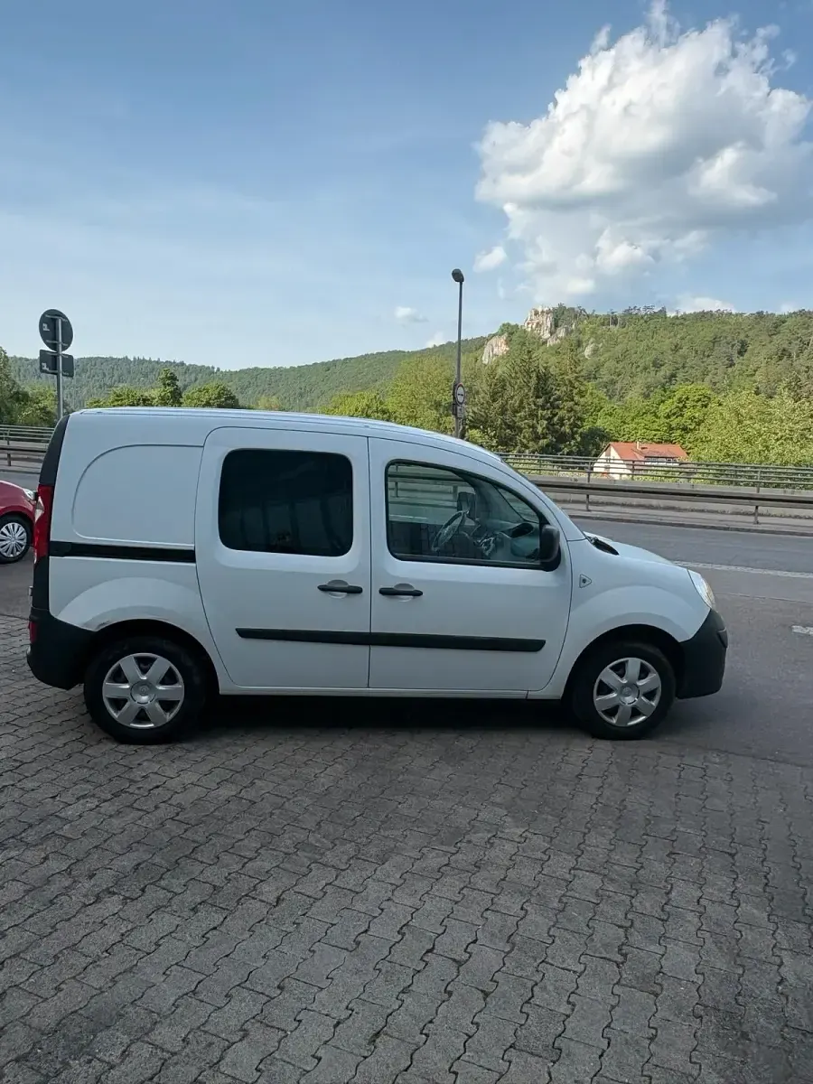 Używany Renault Kangoo 86 KM (63 kW) 2009 Biały Pickup