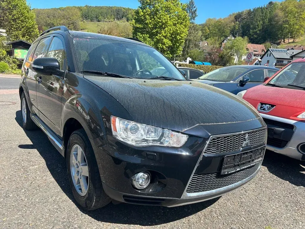 Gebraucht Mitsubishi Outlander Intense 177 PS (130 kW) 2011 Schwarz SUV