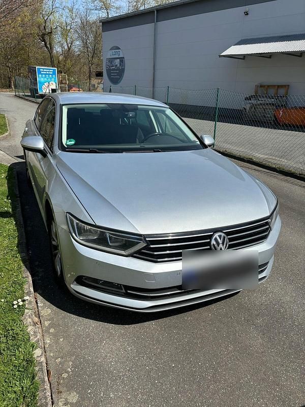 Silber Gebraucht 2015 VW Passat Limousine | 10.000 € (Superpreis) - Bild 1/4
