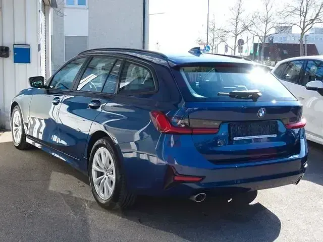 Gebraucht BMW 318 Advantage 150 PS (110 kW) 2021 Blau Kombi
