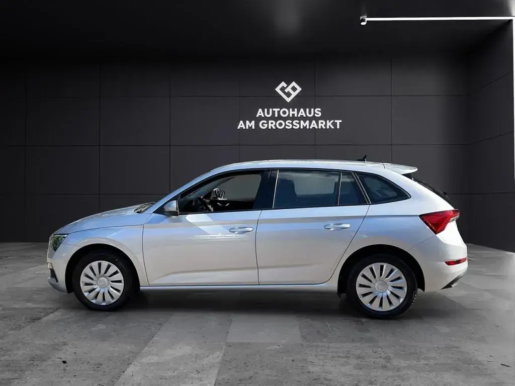 Gebraucht Skoda Scala Ambition 110 PS (80 kW) 2023 Silber Kleinwagen