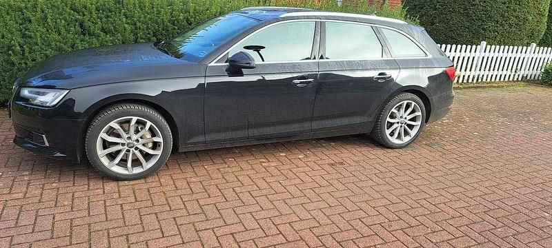Schwarz Gebraucht 2017 Audi A4 Kombi | 15.000 € (Superpreis) - Bild 1/3