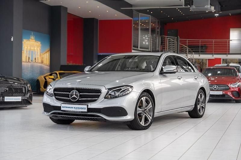 Iridiumsilber metalliclack Gebraucht 2019 Mercedes E400 Limousine | 36.980 € (Guter Preis) - Bild 1/4
