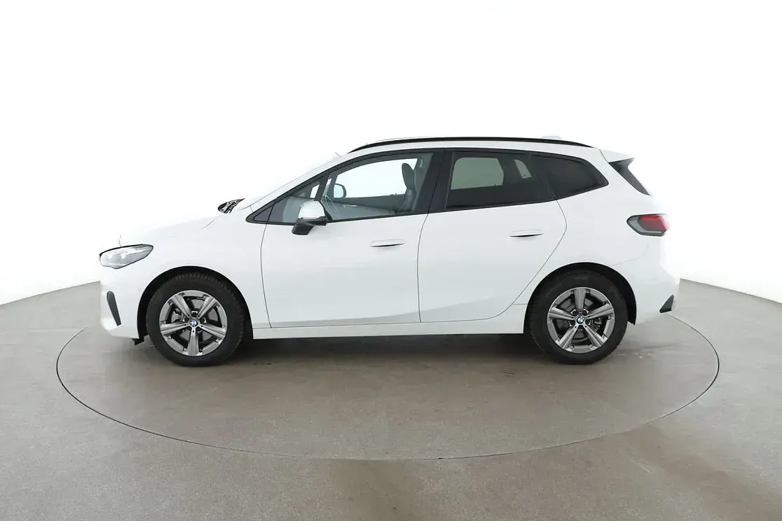 Gebraucht BMW 220 Active Tourer 170 PS (125 kW) 2023 Weiß Van / Kleinbus