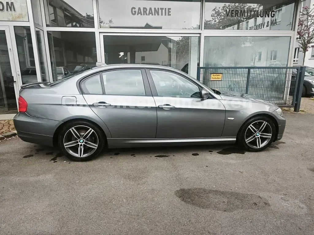 Gebraucht BMW 320 Comfort Edition 170 PS (125 kW) 2010 Limousine