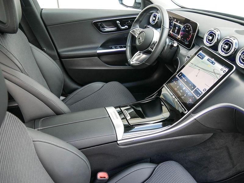 Gebraucht Mercedes C180 Avantgarde 170 PS (125 kW) 2024 Silber Limousine