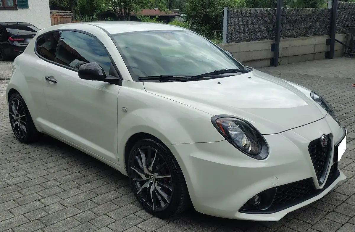 Gebraucht Alfa Romeo MiTo Quadrifoglio Verde 170 PS (125 kW) 2017 Weiß Kleinwagen