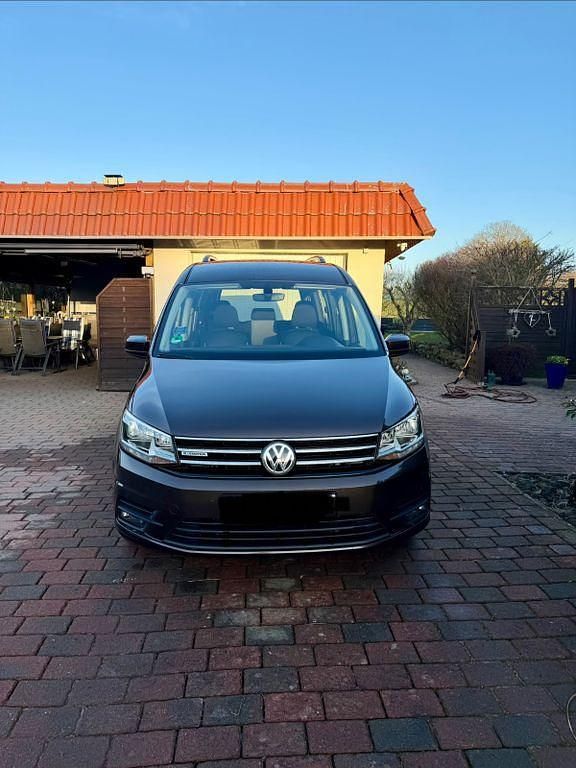 Gebraucht VW Caddy Maxi 110 PS (80 kW) 2019 Braun Van / Kleinbus