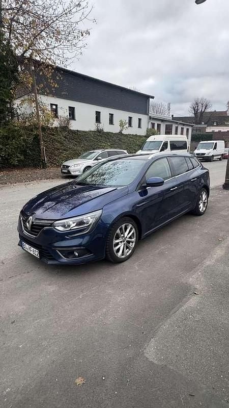 Blau Gebraucht 2017 Renault Mégane GrandTour Business Kombi | 7.800 € (Etwas zu teuer) - Bild 1/4