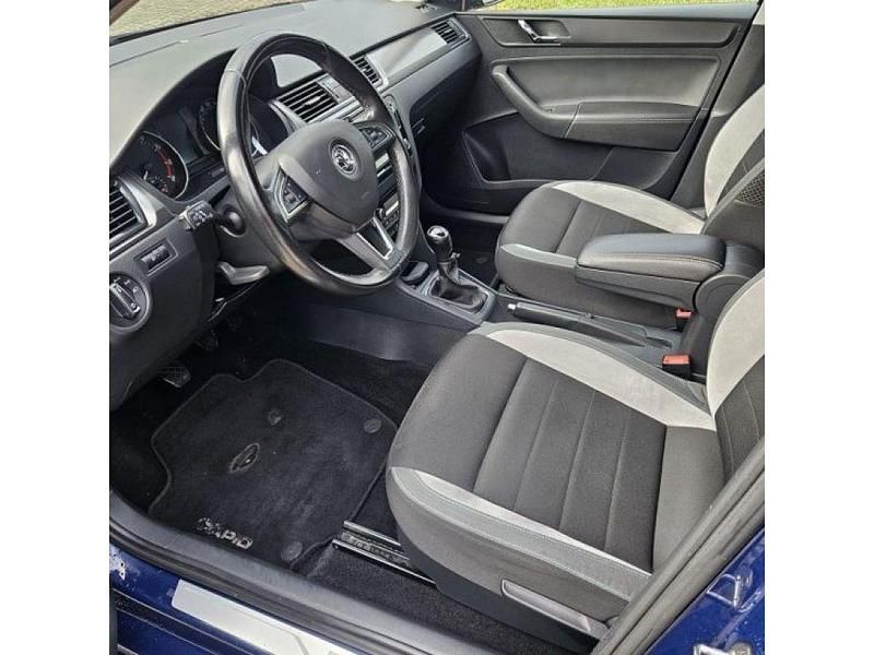 Gebraucht Skoda Rapid Joy 110 PS (80 kW) 2016 Pacificblau Limousine