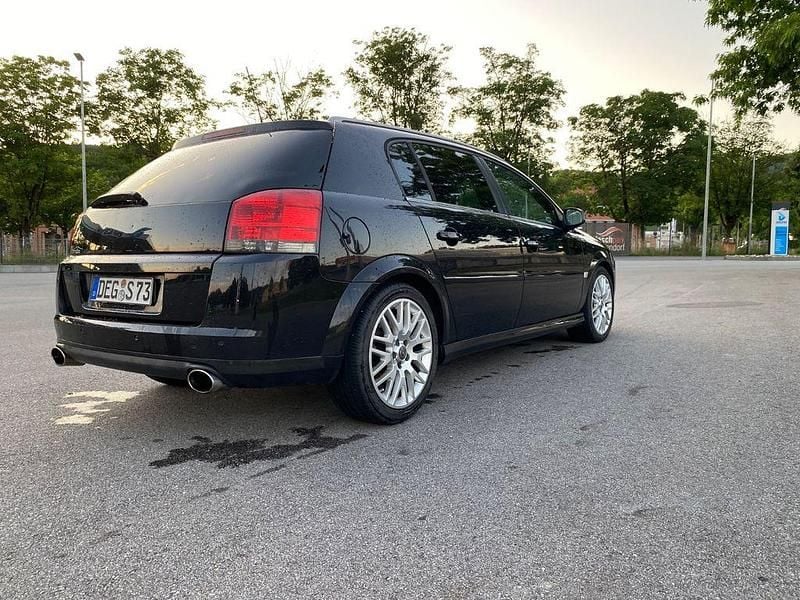 Schwarz Gebraucht 2006 Opel Signum Sport Kombi | 2.000 € (Guter Preis) - Bild 1/4