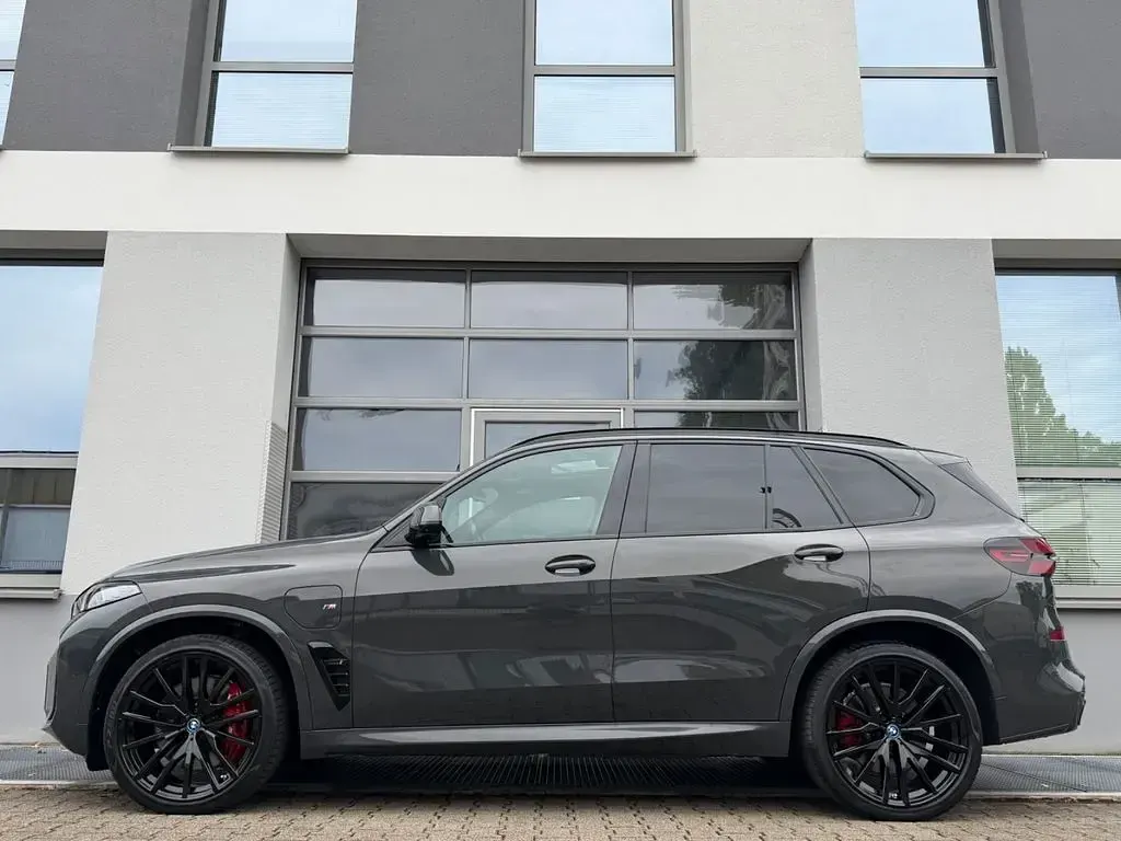 Gebraucht BMW X5 M Sport 489 PS (359 kW) 2023 Grau SUV