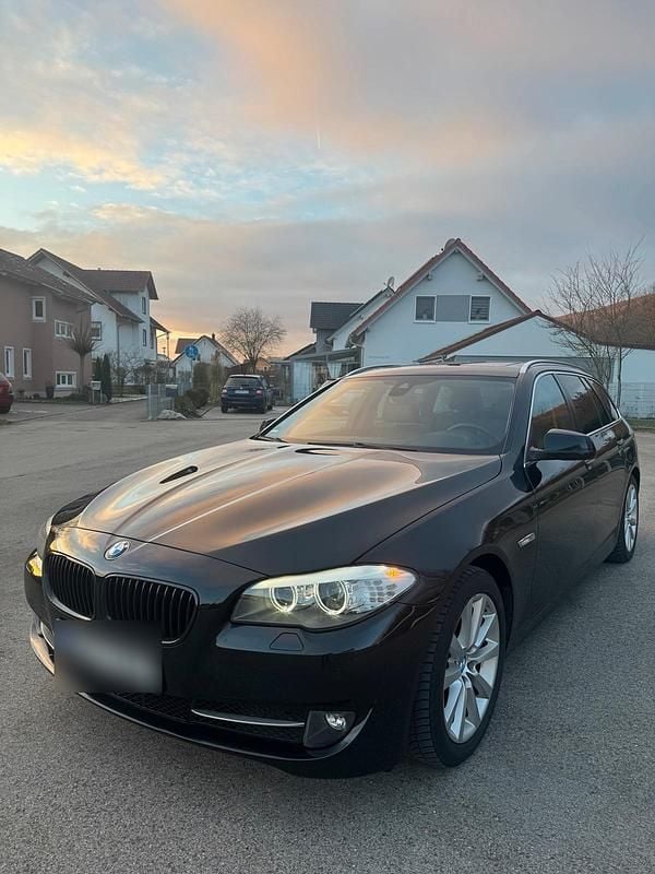 Gebraucht BMW 525 218 PS (160 kW) 2012 Schwarz Kombi