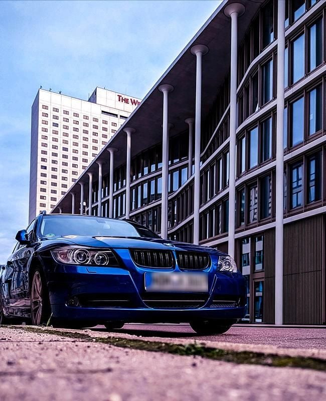 Blau Gebraucht 2007 BMW 325 Performance Kombi | 8.000 € - Bild 1/4