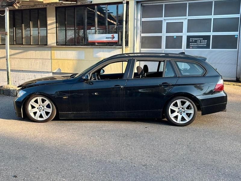 Second-hand BMW 320 Performance 163 CP (119 kW) 2006 Negru Break