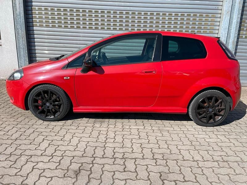 Gebraucht Fiat Punto 131 PS (96 kW) 2007 Rot Kleinwagen