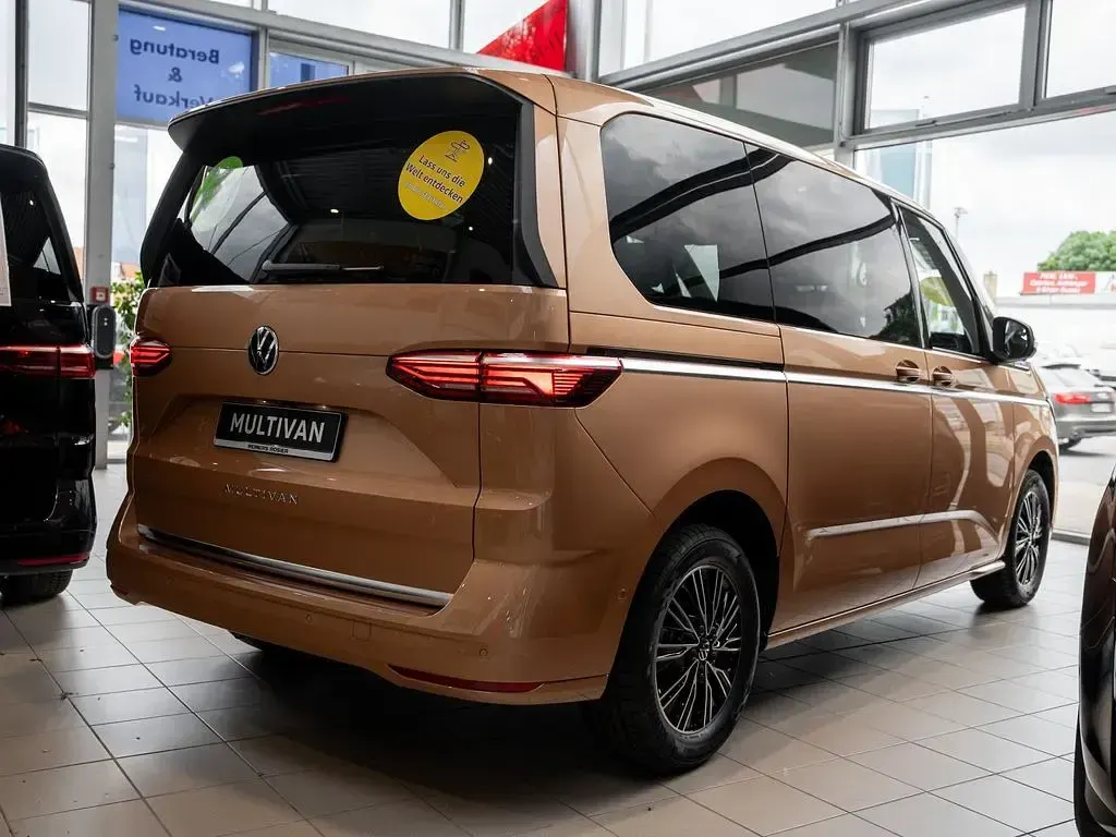 Neu VW Multivan Style 204 PS (150 kW) 2026 Copper bronze metallic Van / Kleinbus