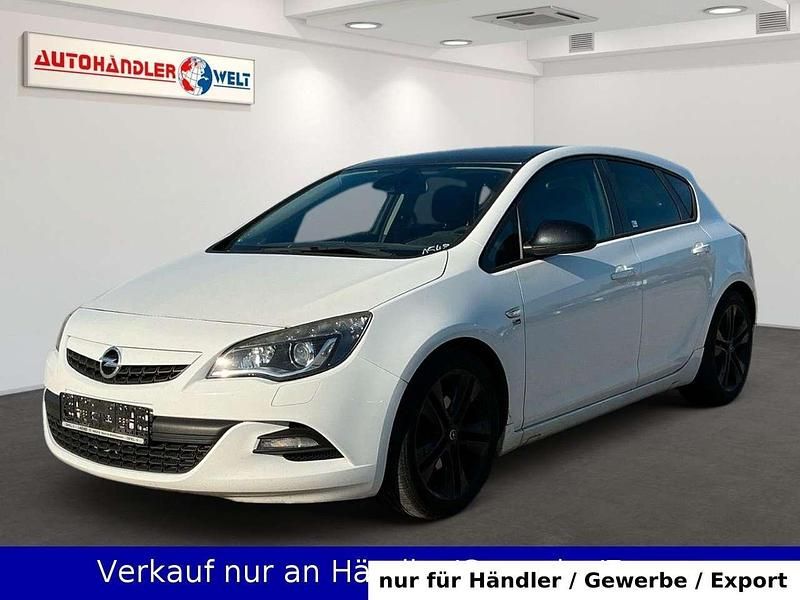 Weiß Gebraucht 2012 Opel Astra Color Edition Limousine | 4.699 € (Guter Preis) - Bild 1/3