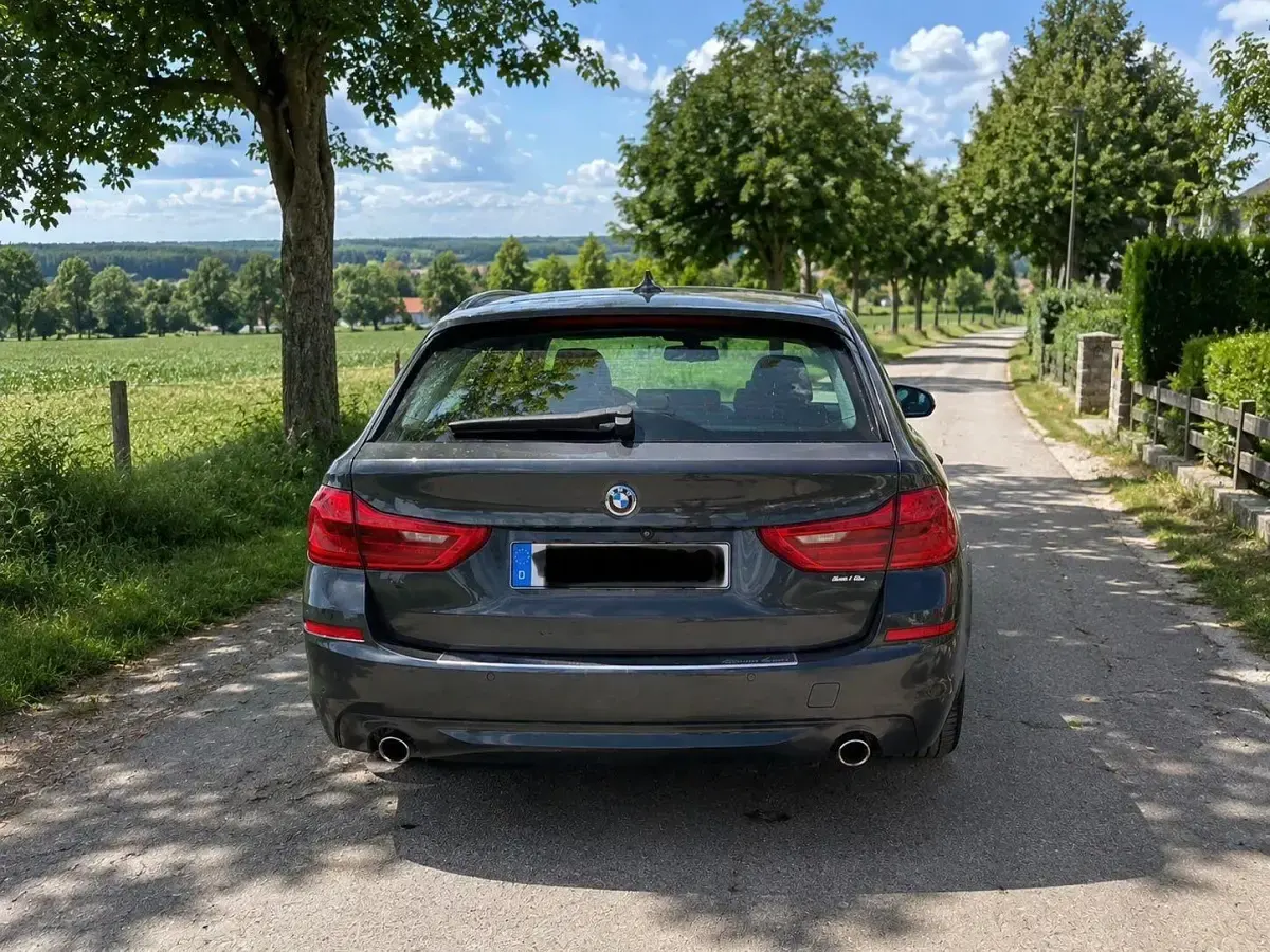 Second-hand BMW 520 Luxury Line 190 CP (139 kW) 2019 Gri Break