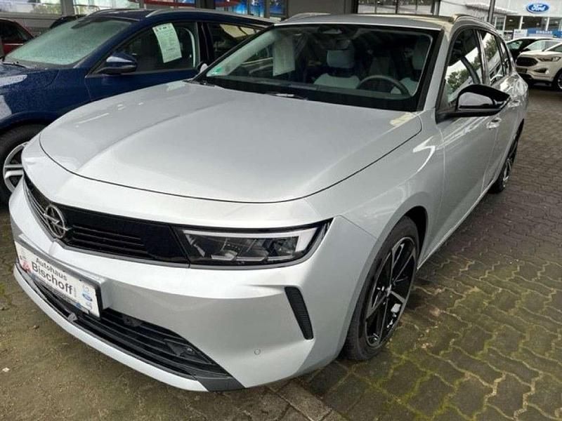 Kristall silber metallic Gebraucht 2023 Opel Astra Enjoy Kombi | 27.980 € (Teuer) - Bild 1/4