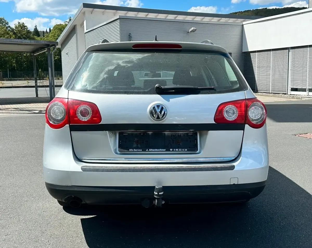 Gebraucht VW Passat 102 PS (75 kW) 2005 Silber Kombi