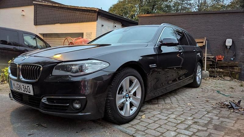 Grau Gebraucht 2014 BMW 535 Sport Line Kombi | 14.900 € (Fairer Preis) - Bild 1/4
