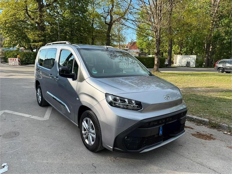 Silber Gebraucht 2024 Toyota Proace City Van | 34.500 € (Teuer) - Bild 1/4