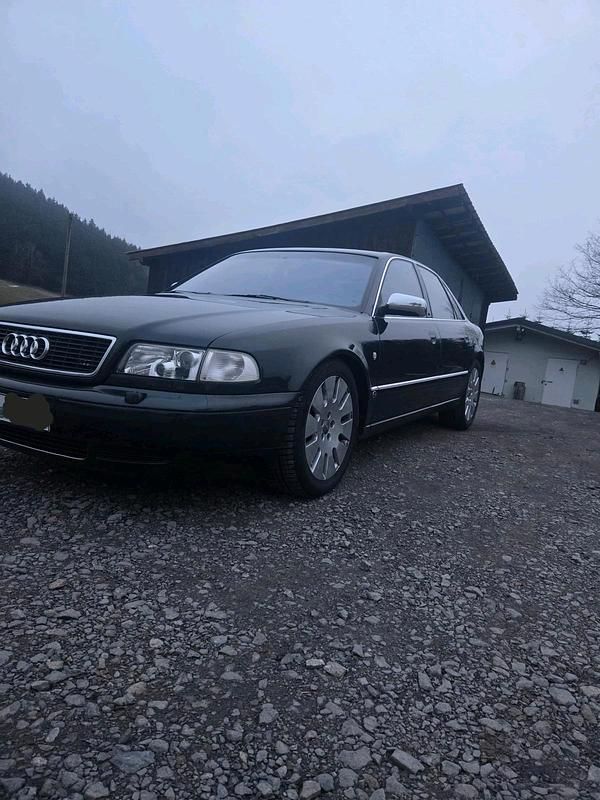 Second-hand Audi A8 299 CP (219 kW) 1995 Negru Berlinǎ