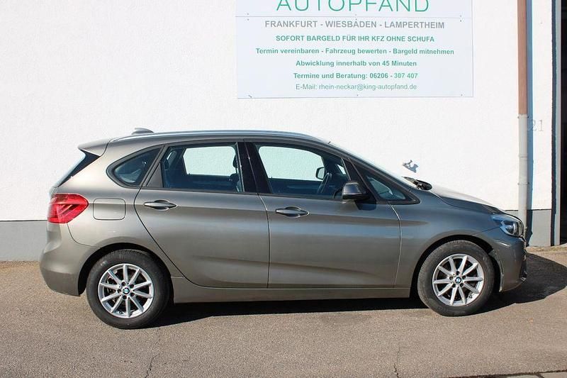 Gebraucht BMW 218 Active Tourer Basis 150 PS (110 kW) 2014 Silber Van / Kleinbus