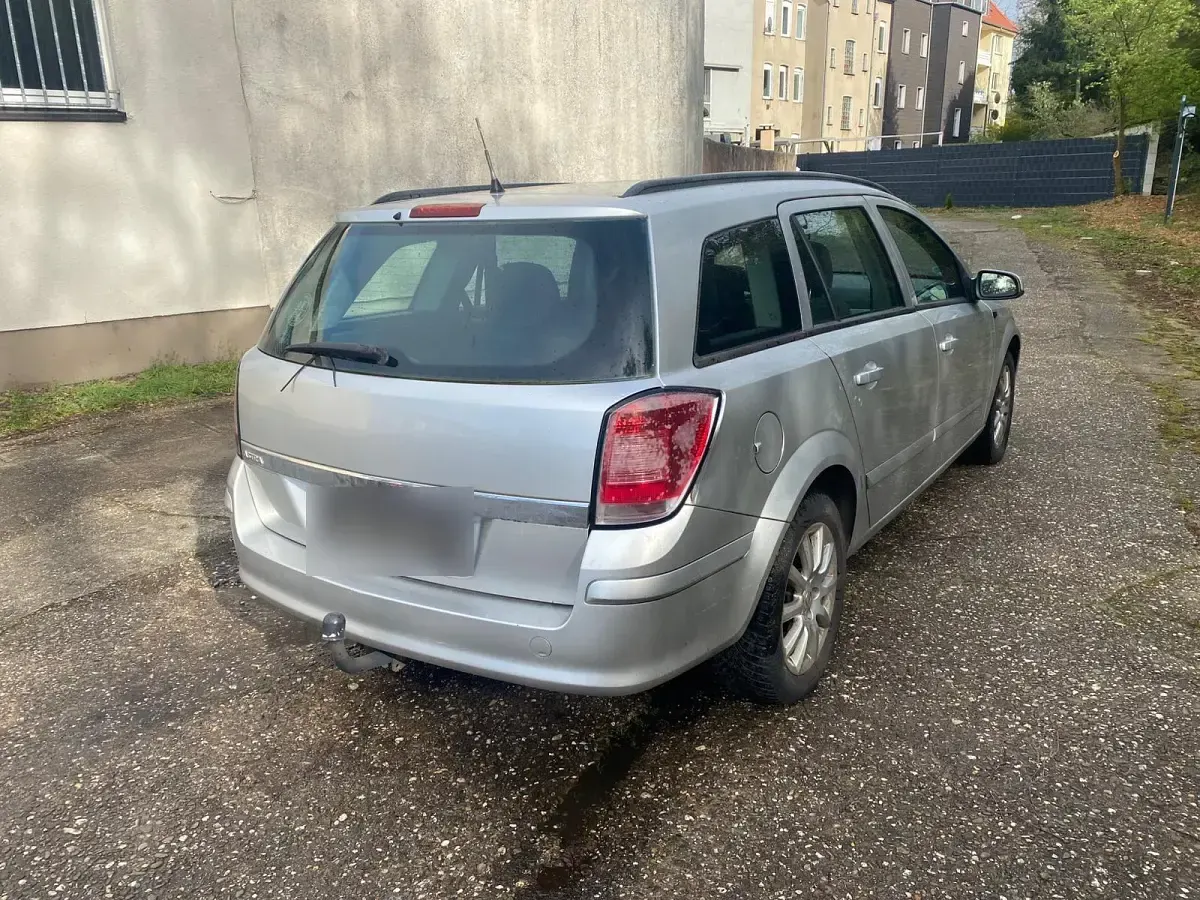 Gebraucht Opel Astra 90 PS (66 kW) 2007 Silber Kombi