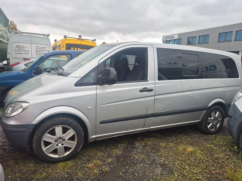 Brillantsilber metallic Gebraucht 2009 Mercedes Vito Kombi | 5.999 € (Guter Preis) - Bild 1/4