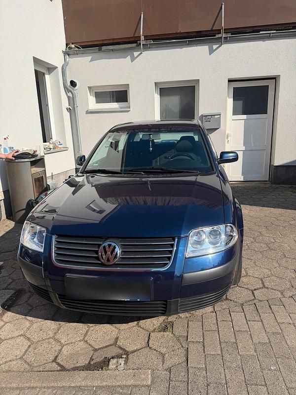 Gebraucht VW Passat 150 PS (110 kW) 2001 Blau Limousine