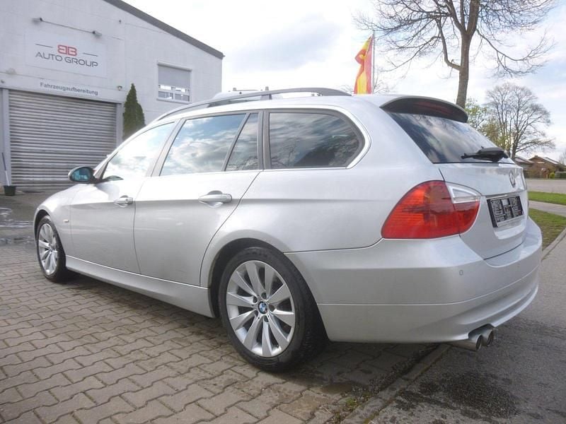 Second-hand BMW 330 231 CP (169 kW) 2006 Argintiu Break