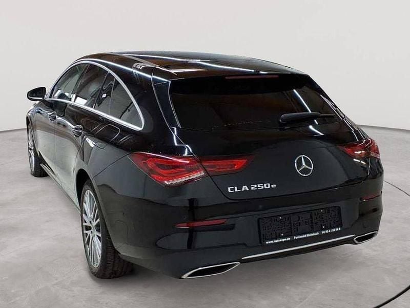 Gebraucht Mercedes CLA250e Progressive 160 PS (117 kW) 2022 Schwarz Limousine