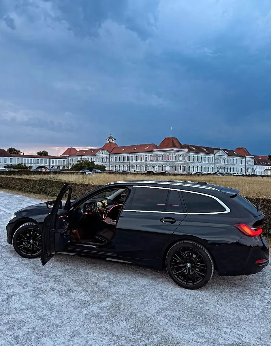 Gebraucht BMW 318 150 PS (110 kW) 2023 Schwarz Kombi