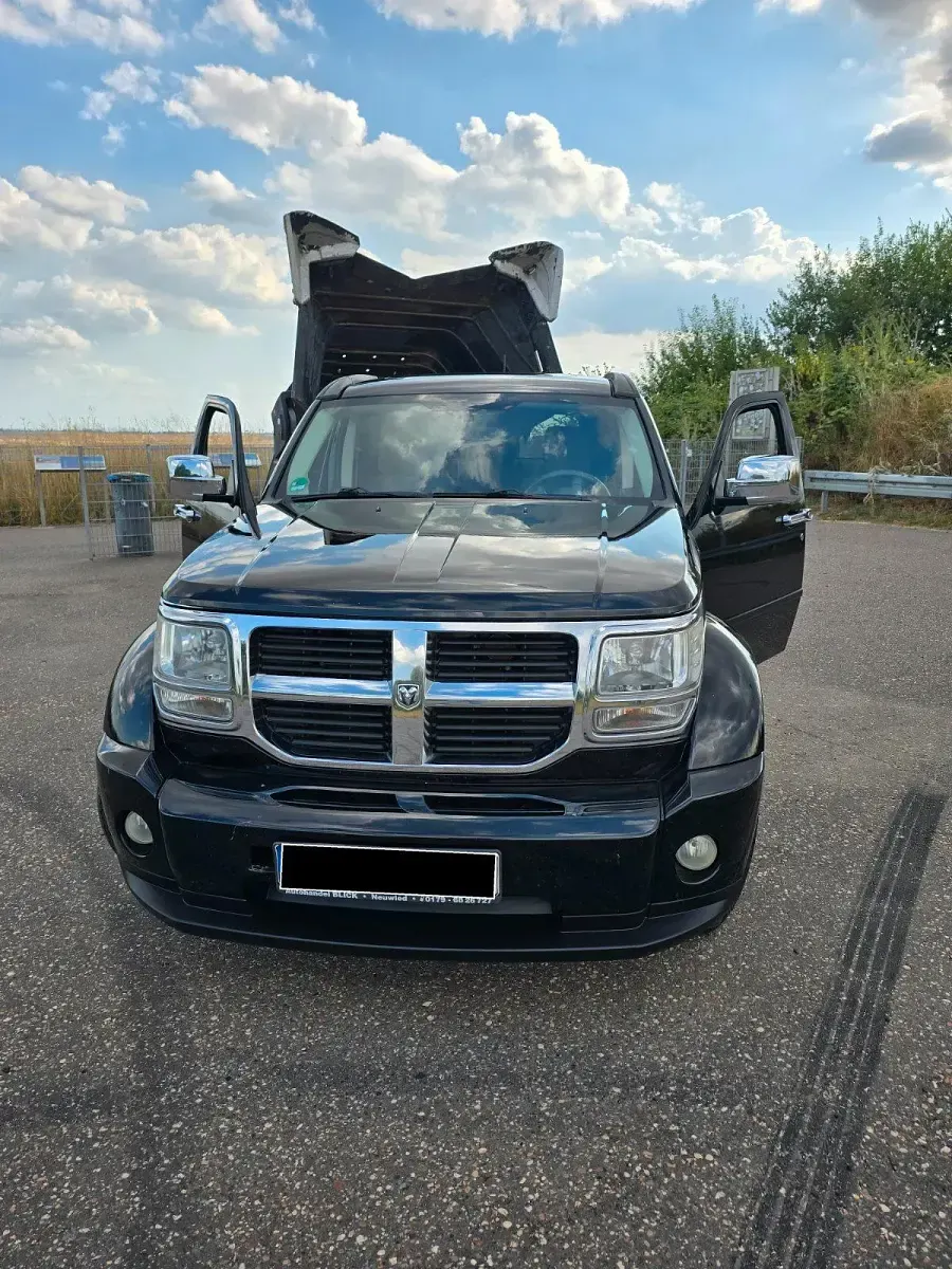 Gebraucht Dodge Nitro 205 PS (150 kW) 2008 Schwarz SUV