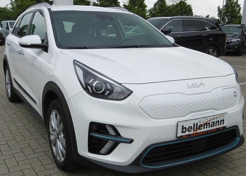 Gebraucht Kia e-Niro Vision 150 kW (204 PS) 2022 Weiß SUV