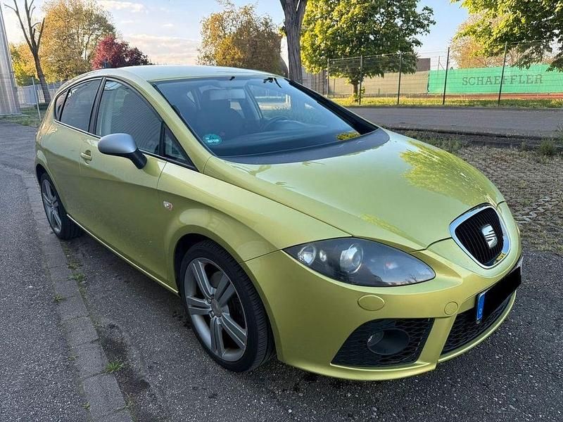 Second-hand Seat Leon FR 170 CP (125 kW) 2008 Galben Hatchback