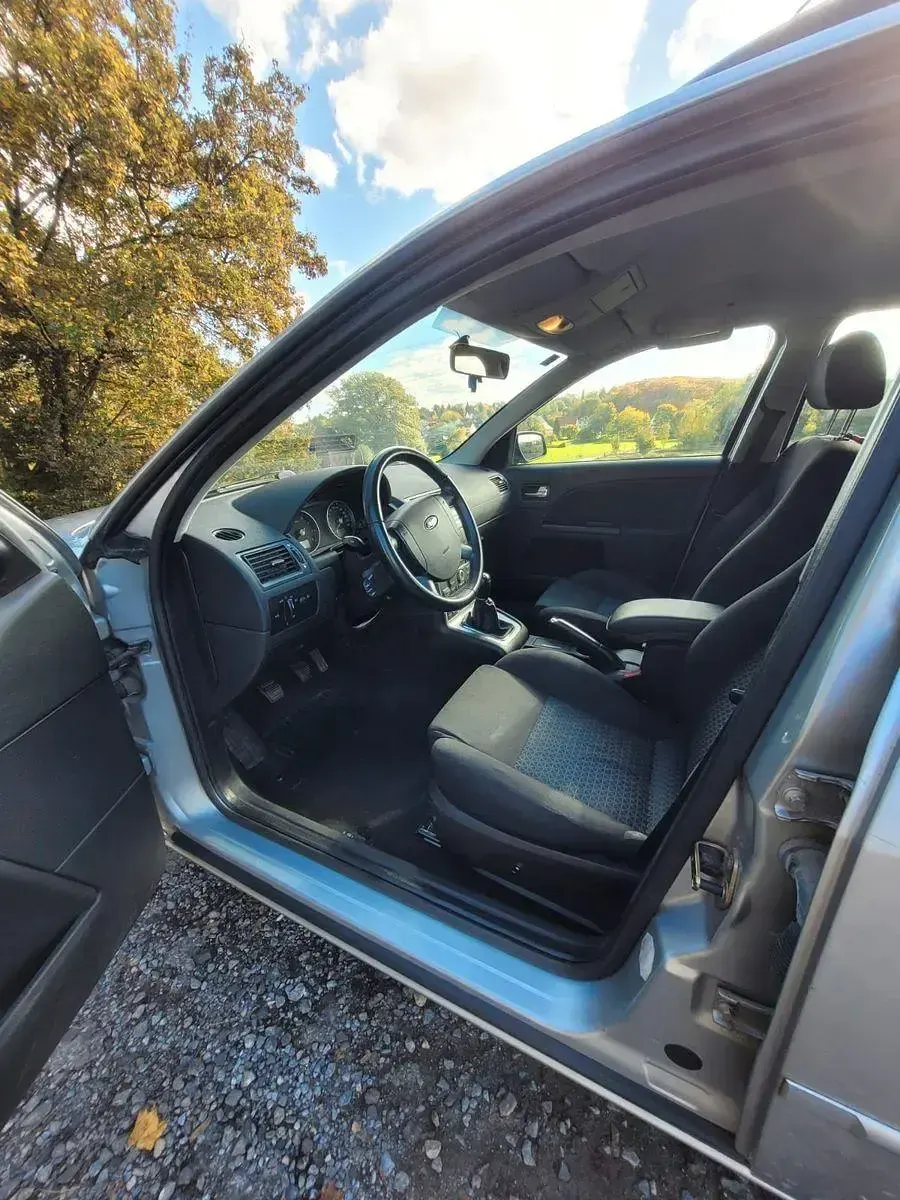 Używany Ford Mondeo 125 KM (91 kW) 2006 Srebrny Kombi