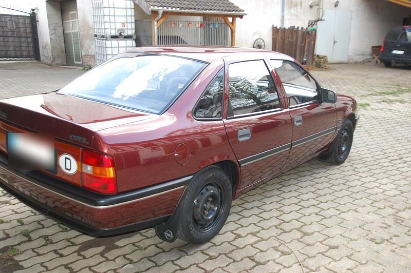Gebraucht Opel Vectra 90 PS (66 kW) 1991 Rot Kleinwagen
