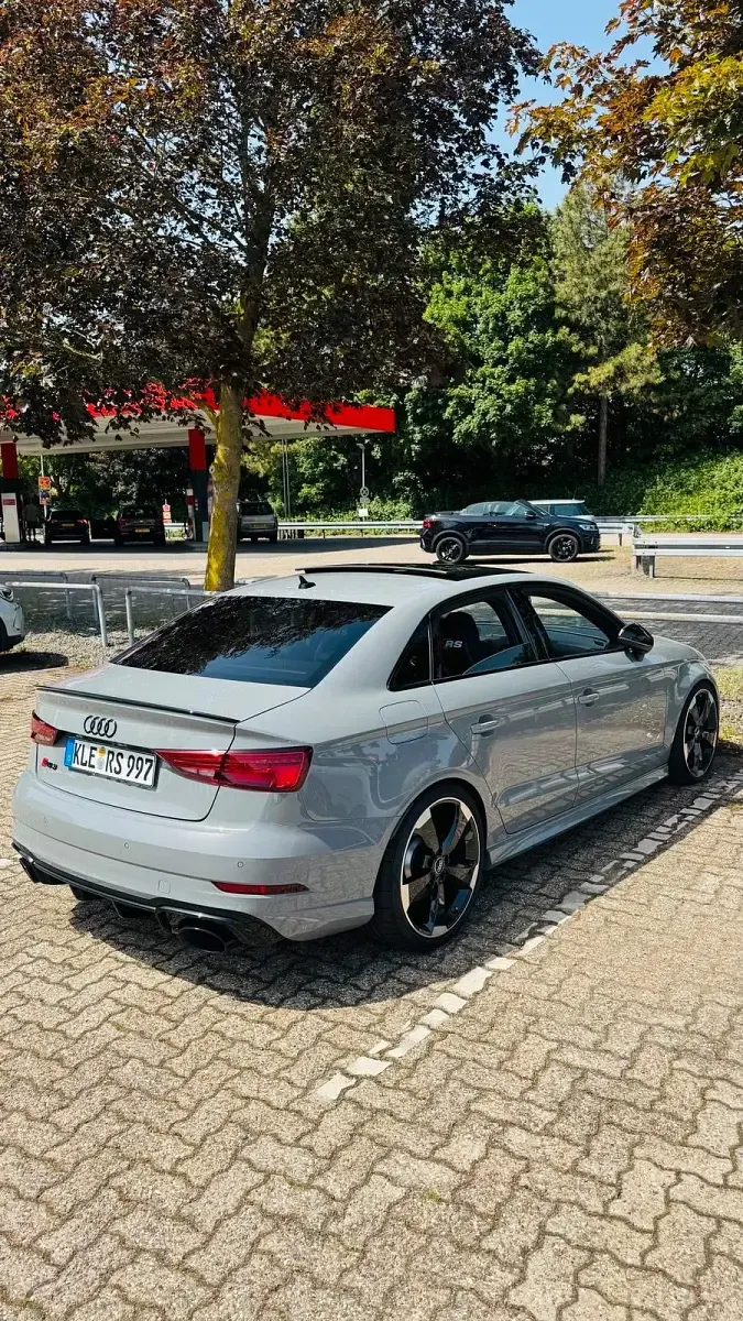 Gebraucht Audi RS3 Comfort 400 PS (294 kW) 2020 Grau Limousine