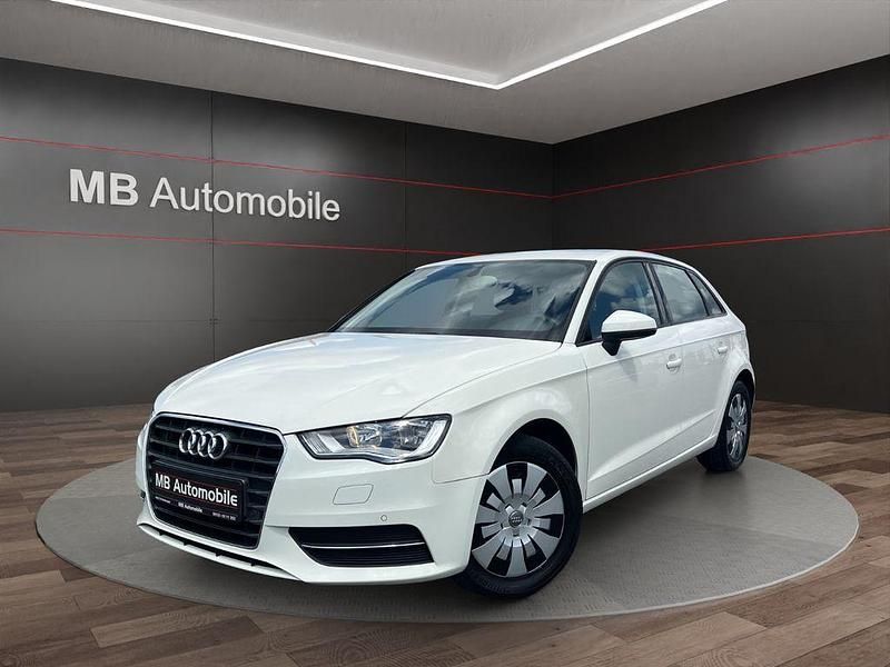 Weiß Gebraucht 2013 Audi A3 Sportback Attraction Limousine | 8.999 € (Fairer Preis) - Bild 1/4