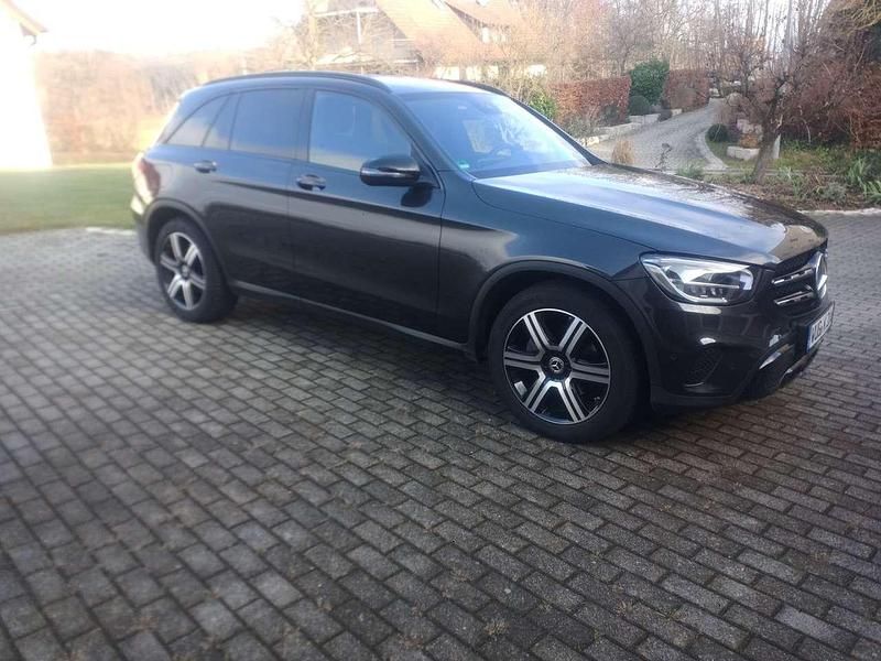Gebraucht Mercedes GLC200 Night 163 PS (119 kW) 2021 Grau SUV