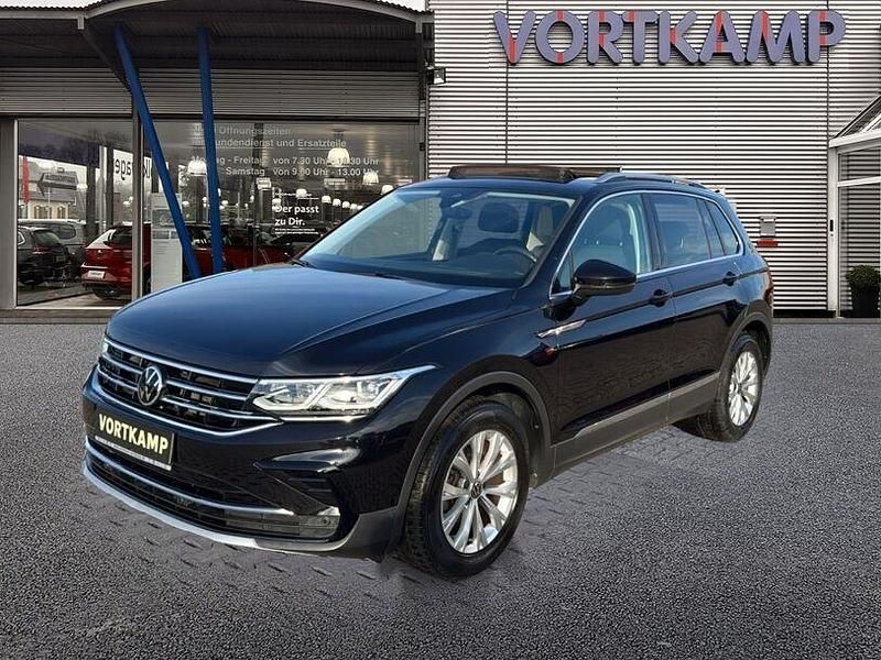 Deep black perleffekt (metallic) Gebraucht 2021 VW Tiguan Elegance SUV | 29.890 € (Fairer Preis) - Bild 1/4