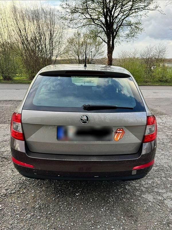 Gebraucht Skoda Octavia Active 110 PS (80 kW) 2015 Braun Kleinwagen